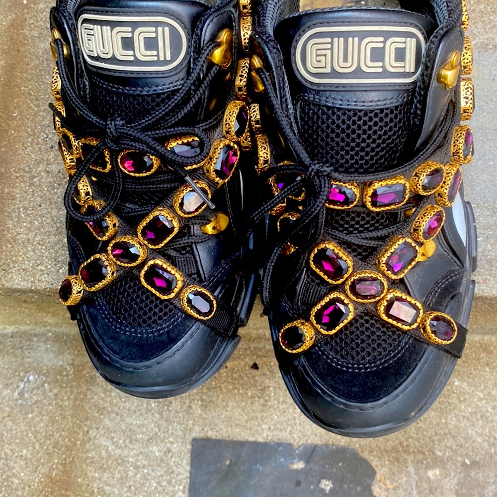 Gucci shoes men with the stones